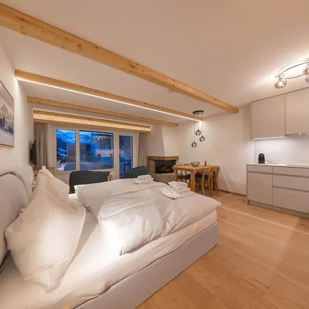 New Exclusive With Fireplace, Pool & Sauna *