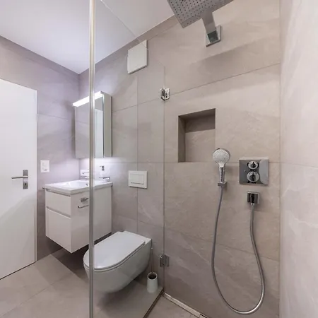 דירה New Exclusive With Fireplace, Pool & Sauna