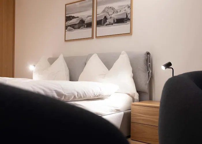 New Exclusive With Efireplace, Pool & Sauna *