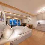 New Exclusive With Efireplace, Pool & Sauna 아파트