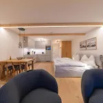 New Exclusive With Efireplace, Pool & Sauna